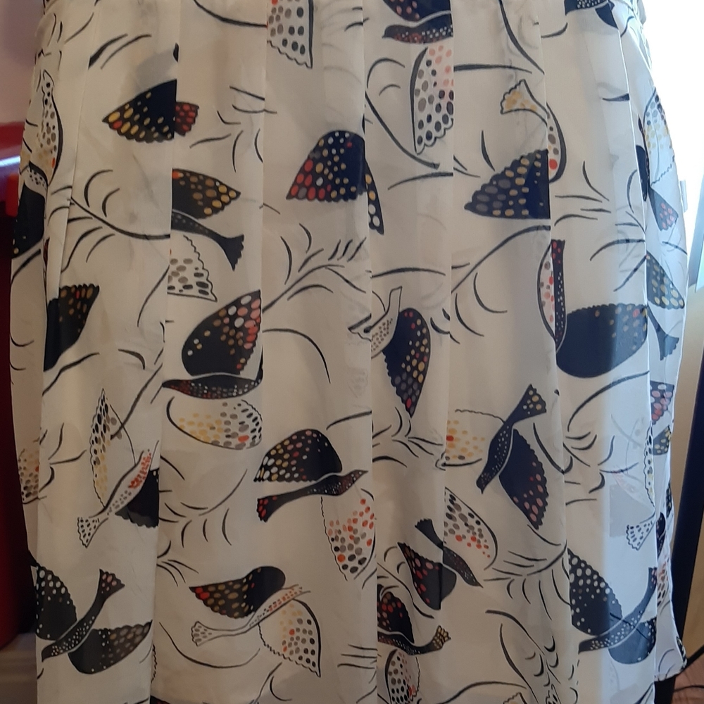 Women's XS (28") Old Navy Bird of Peace Skirt